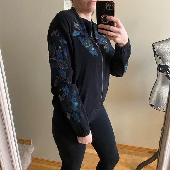 Simons CONTEMPORAINE Black Embroidered bomber jacket size small. - Picture 11 of 17